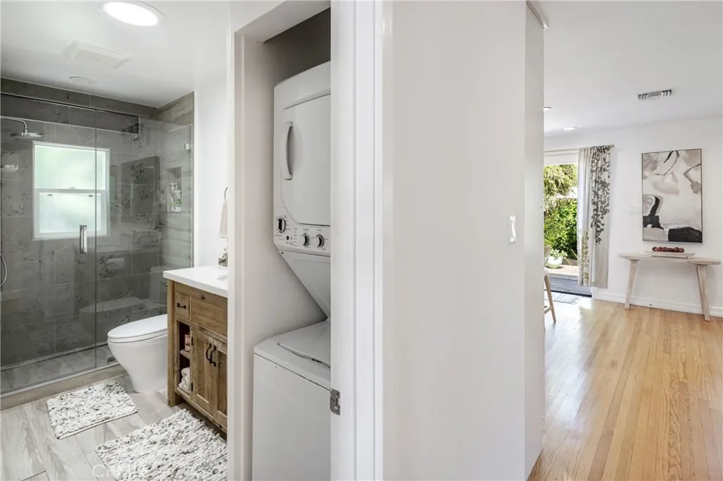 2317 Walgrove, Los Angeles, California 90066 home-pic-21