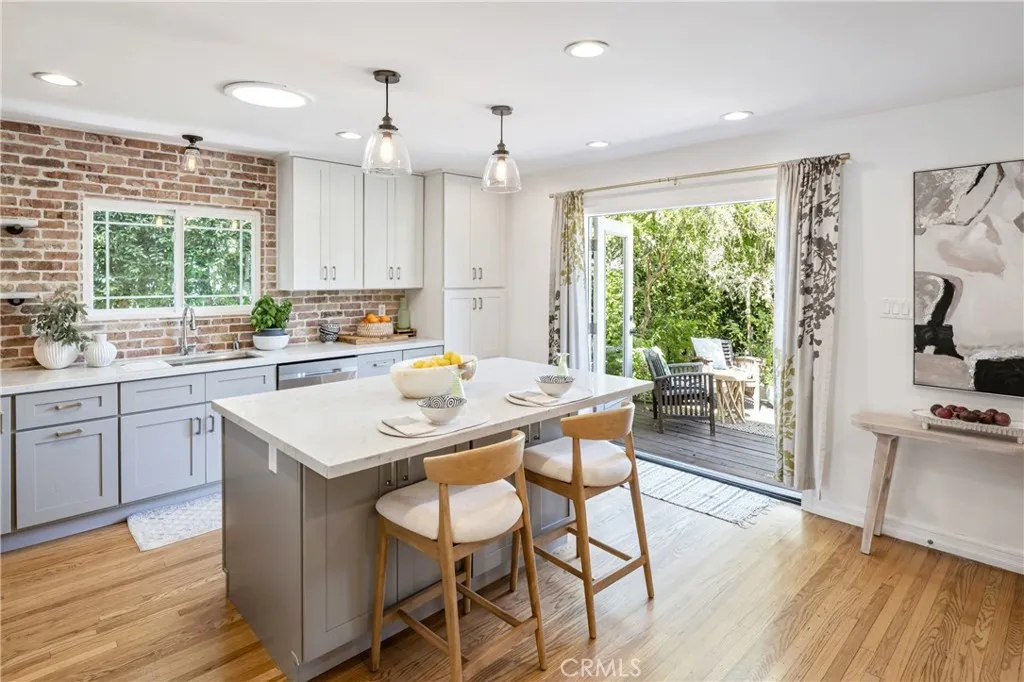 2317 Walgrove, Los Angeles, California 90066 home-pic-11