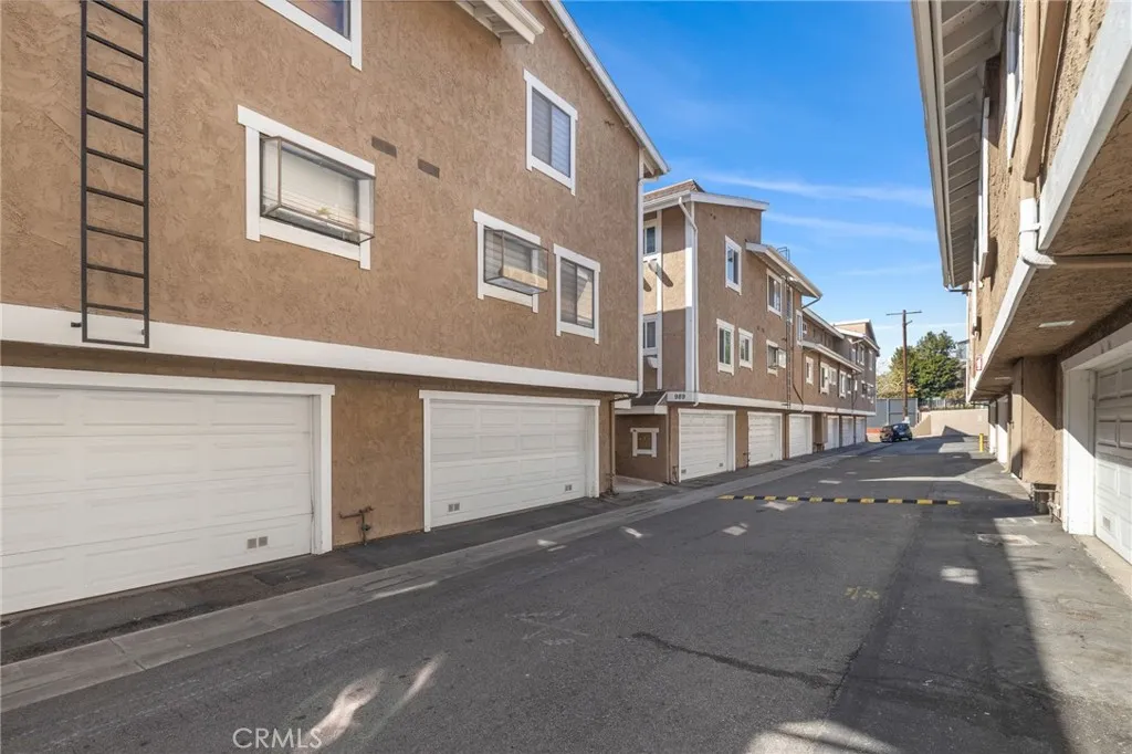 957 W Imperial 30, La Habra, California 90631 home-pic-35