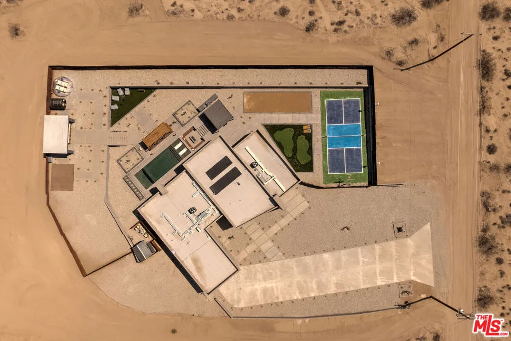 6765 Swanson Road, Joshua Tree, California 92252 home-pic-67
