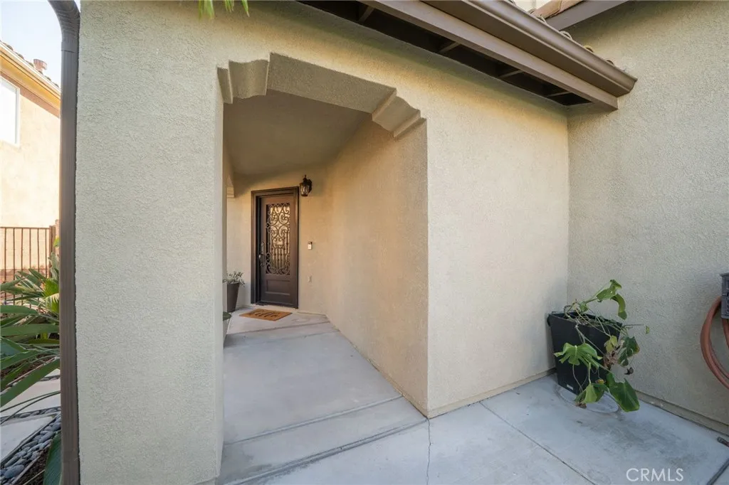 14403 Redwood Valley Road, Eastvale, California 92880 home-pic-3