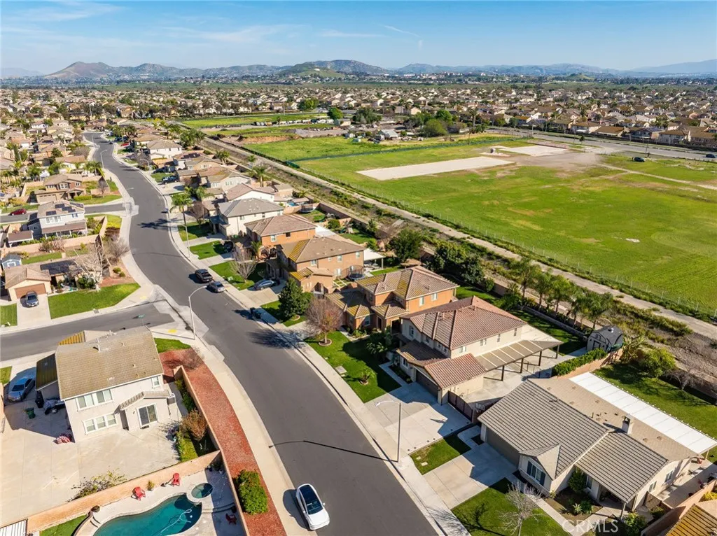 14403 Redwood Valley Road, Eastvale, California 92880 home-pic-29