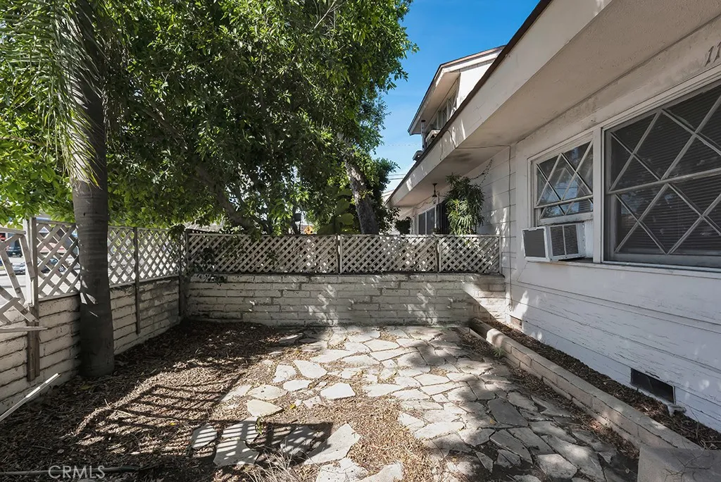11667 Burbank, North Hollywood, California 91601 home-pic-50