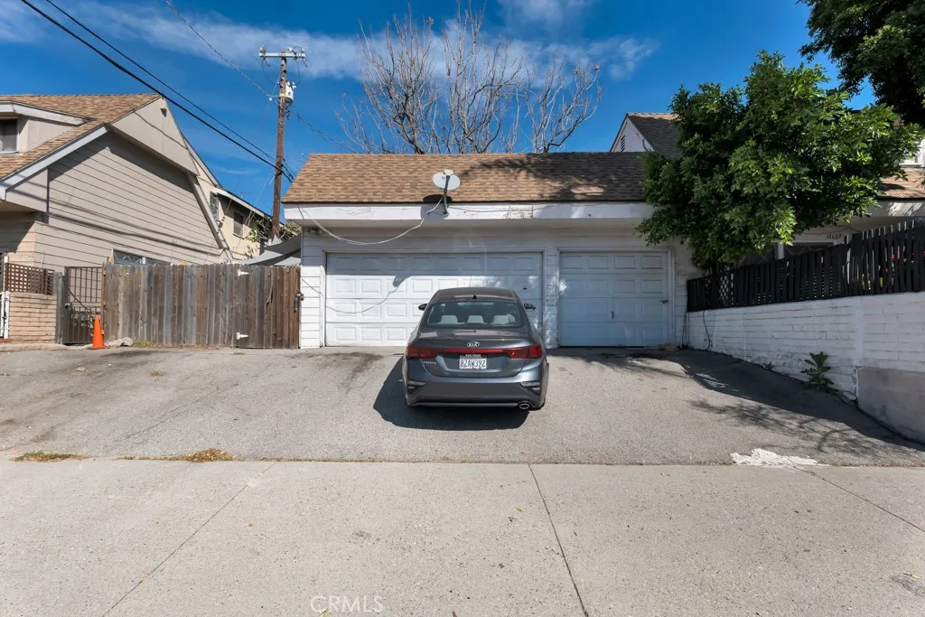 11667 Burbank, North Hollywood, California 91601 home-pic-47
