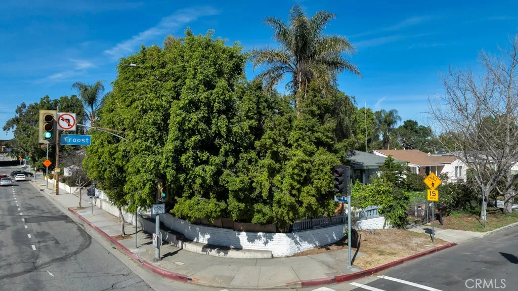 11667 Burbank, North Hollywood, California 91601 home-pic-2