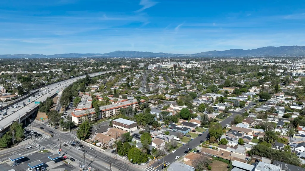 11667 Burbank, North Hollywood, California 91601 home-pic-17