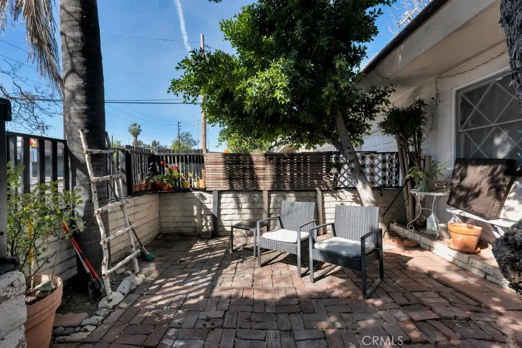 11667 Burbank, North Hollywood, California 91601 home-pic-49