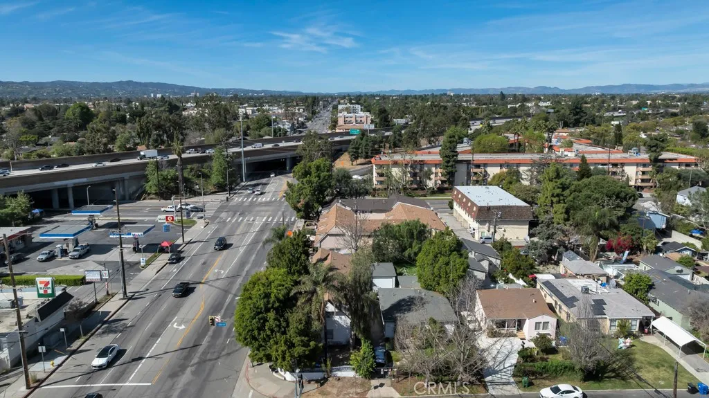11667 Burbank, North Hollywood, California 91601 home-pic-26