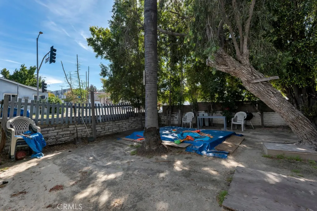 11667 Burbank, North Hollywood, California 91601 home-pic-54