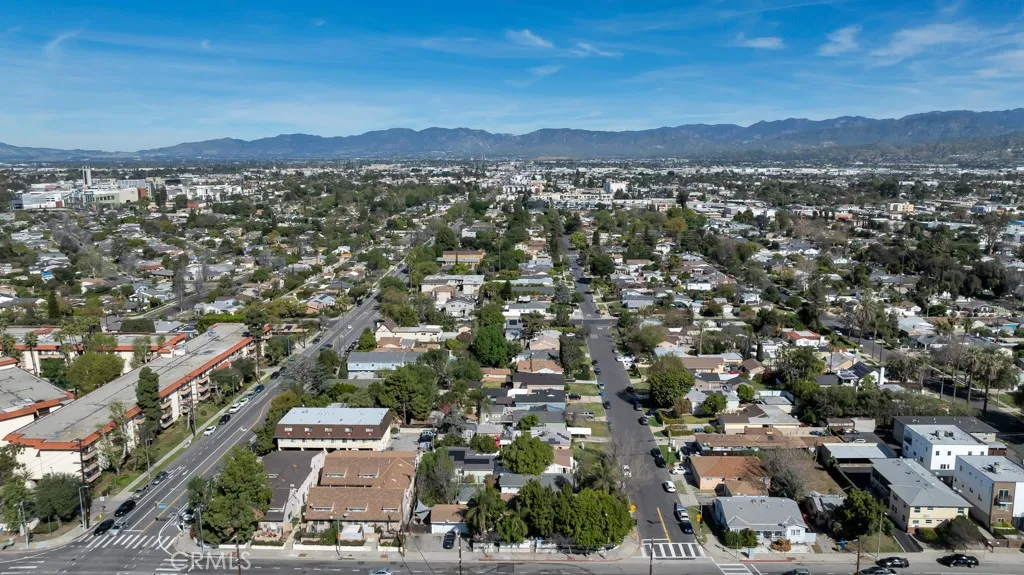 11667 Burbank, North Hollywood, California 91601 home-pic-16