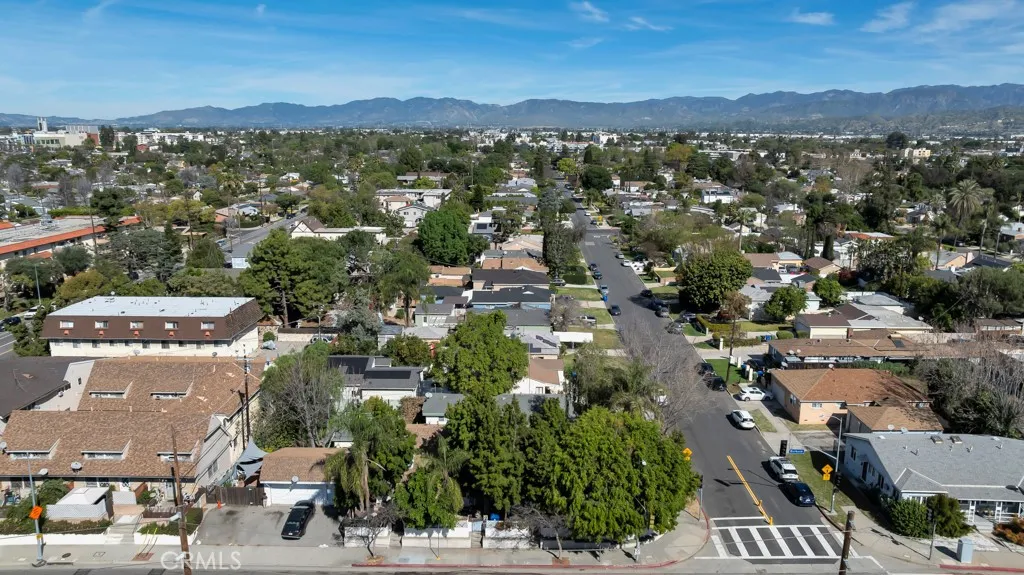 11667 Burbank, North Hollywood, California 91601 home-pic-24