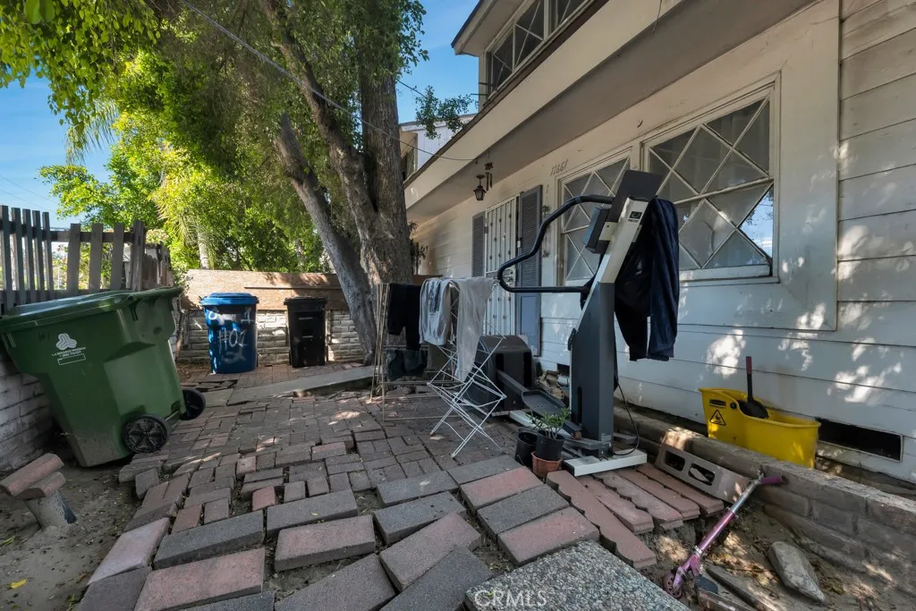 11667 Burbank, North Hollywood, California 91601 home-pic-52