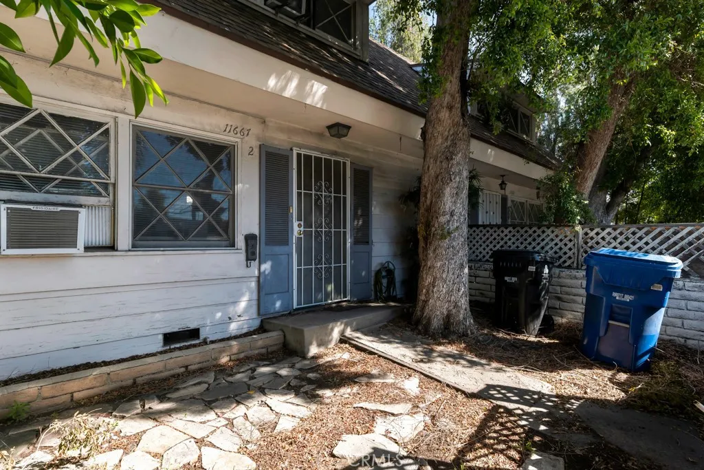 11667 Burbank, North Hollywood, California 91601 home-pic-10