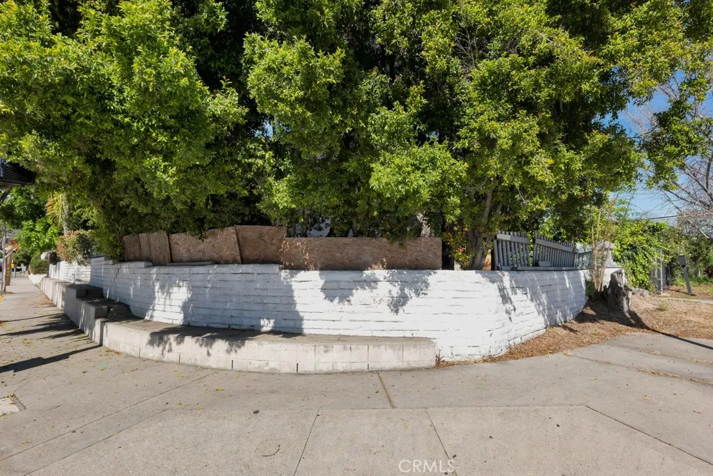 11667 Burbank, North Hollywood, California 91601 home-pic-45