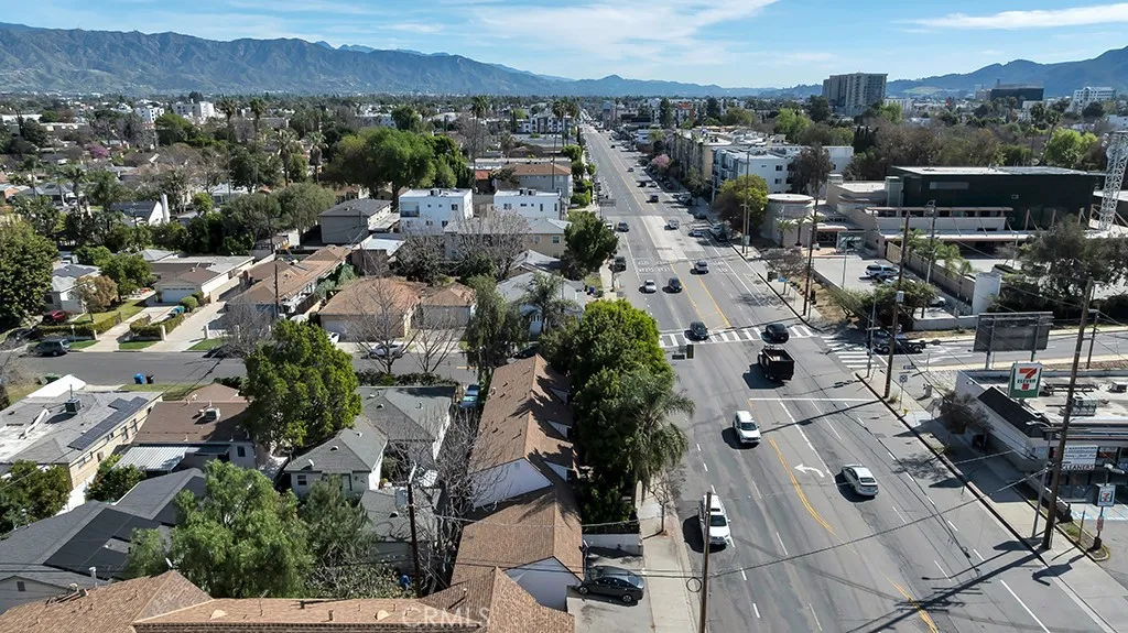 11667 Burbank, North Hollywood, California 91601 home-pic-30