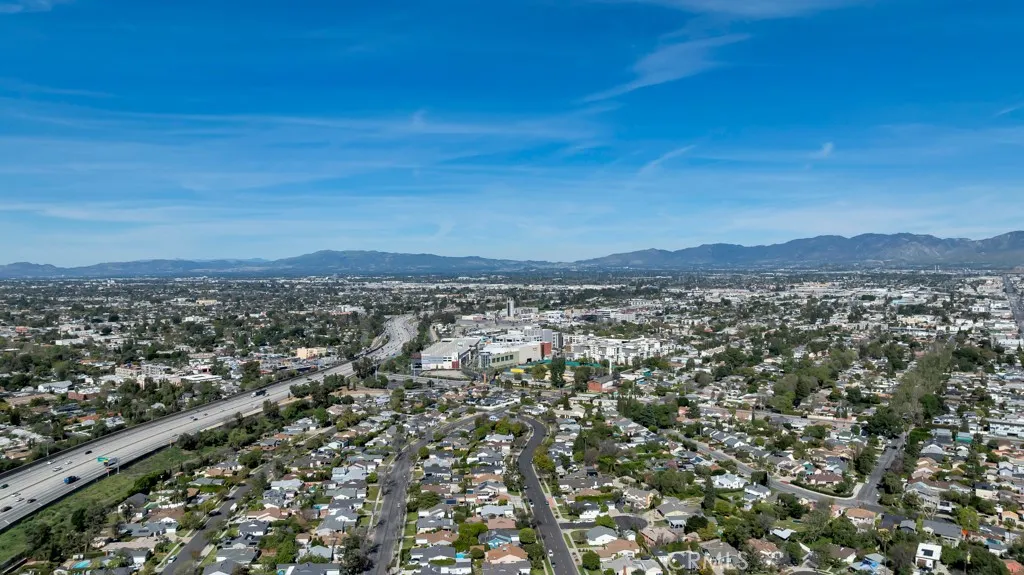 11667 Burbank, North Hollywood, California 91601 home-pic-41