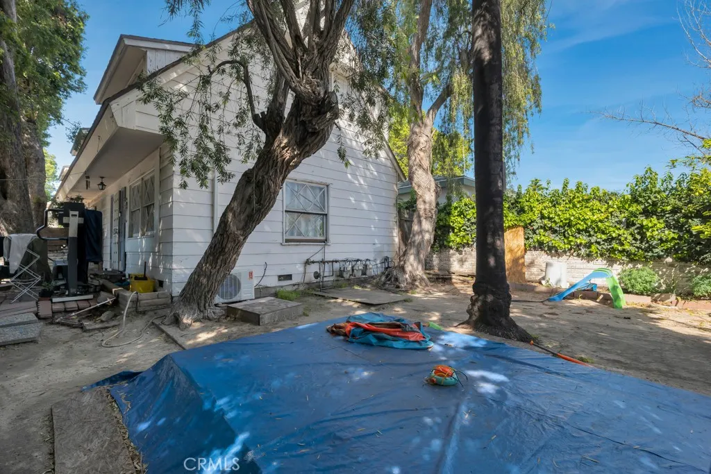 11667 Burbank, North Hollywood, California 91601 home-pic-53