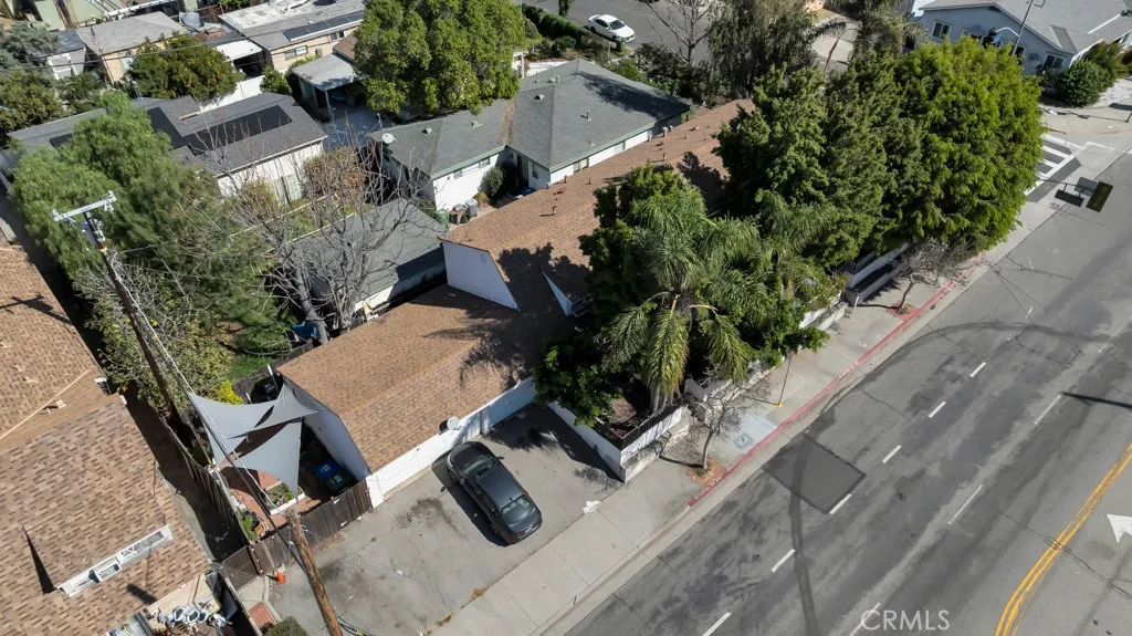 11667 Burbank, North Hollywood, California 91601 home-pic-3