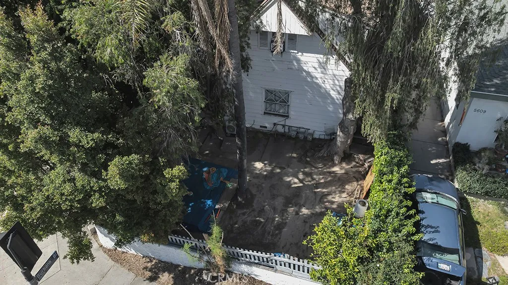 11667 Burbank, North Hollywood, California 91601 home-pic-14