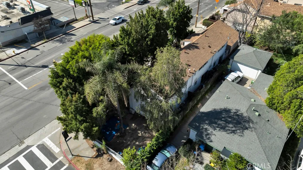 11667 Burbank, North Hollywood, California 91601 home-pic-35