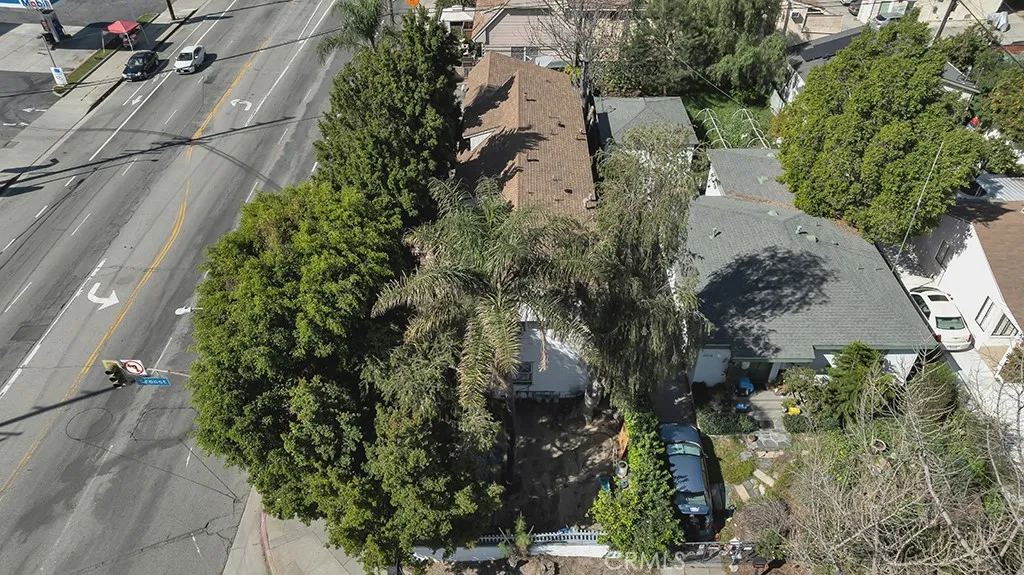 11667 Burbank, North Hollywood, California 91601 home-pic-34