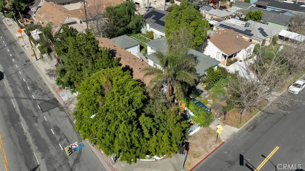 11667 Burbank, North Hollywood, California 91601 home-pic-33