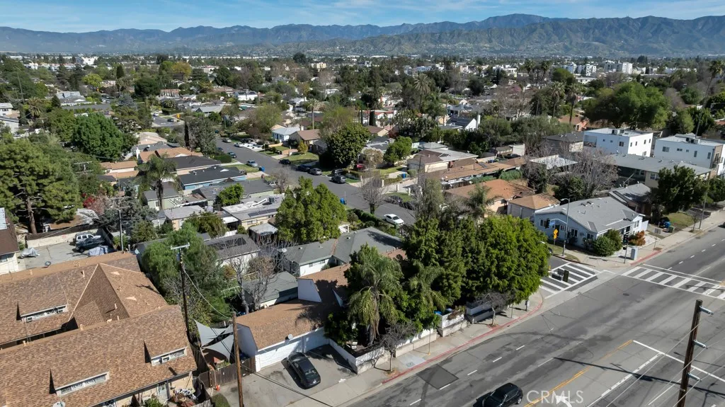 11667 Burbank, North Hollywood, California 91601 home-pic-31