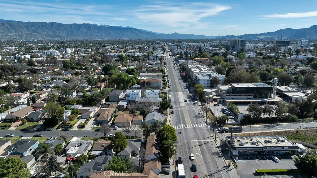11667 Burbank, North Hollywood, California 91601 home-pic-22