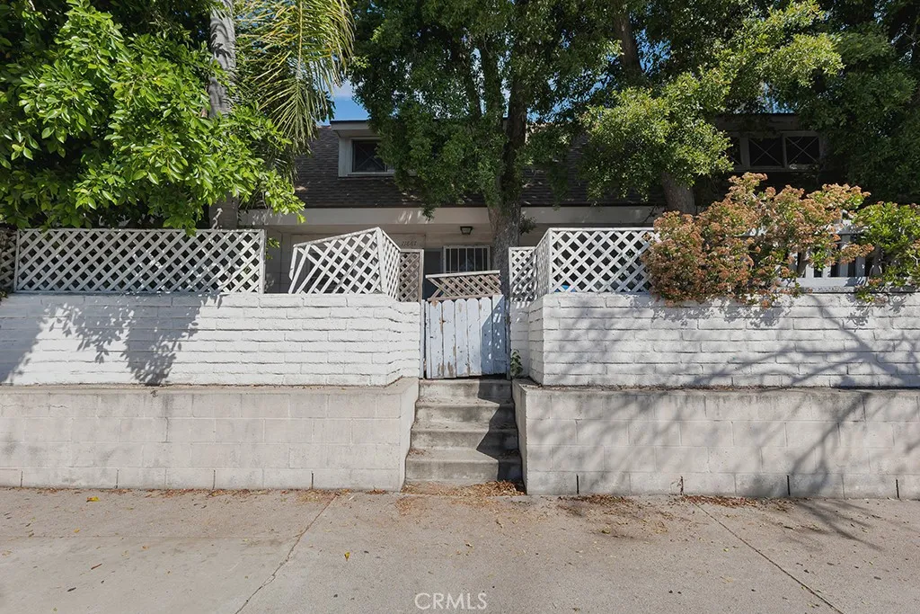 11667 Burbank, North Hollywood, California 91601 home-pic-11