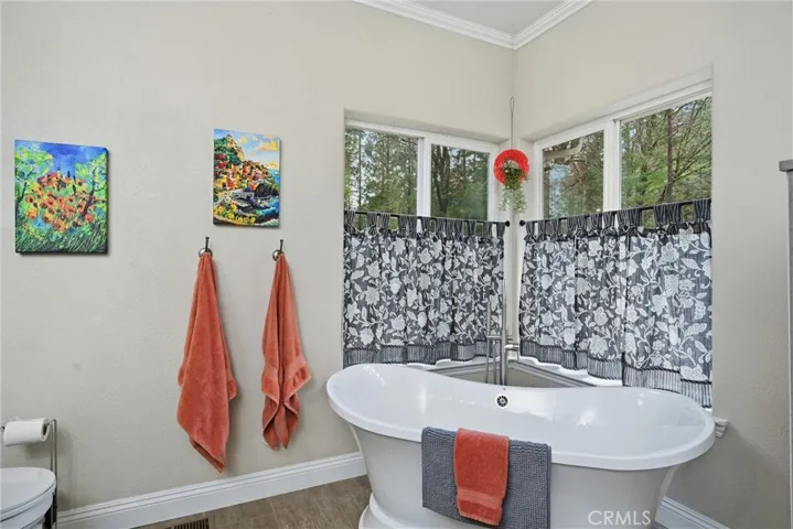 8863 Fox Drive, Cobb, California 95426