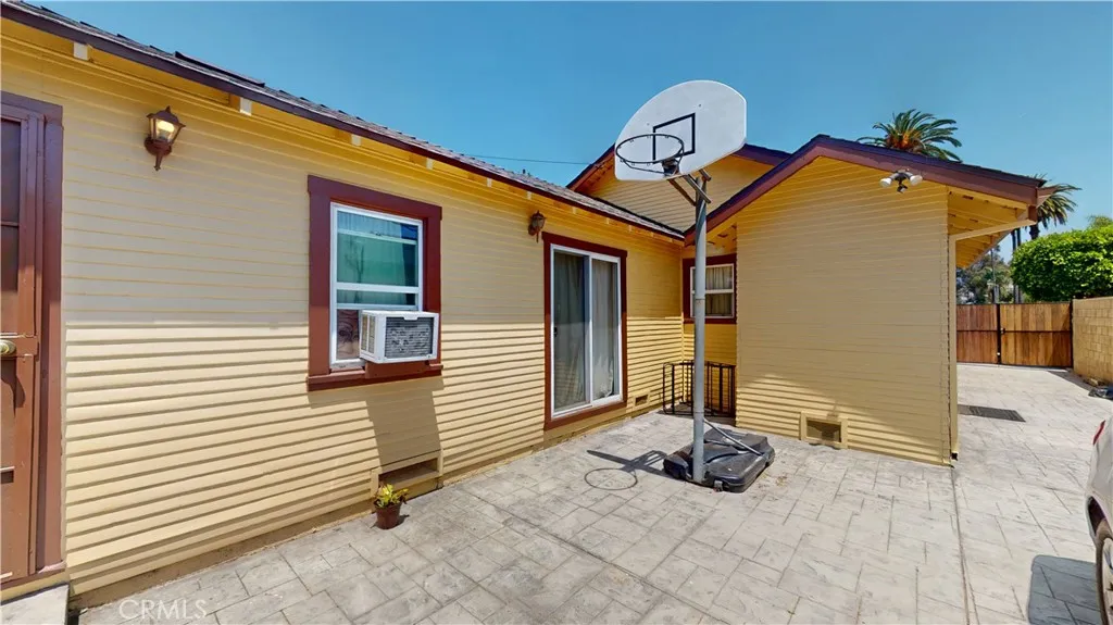 2372 W 29th, Los Angeles, California 90018 home-pic-4