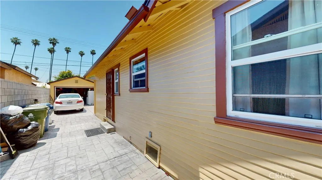 2372 W 29th, Los Angeles, California 90018 home-pic-3