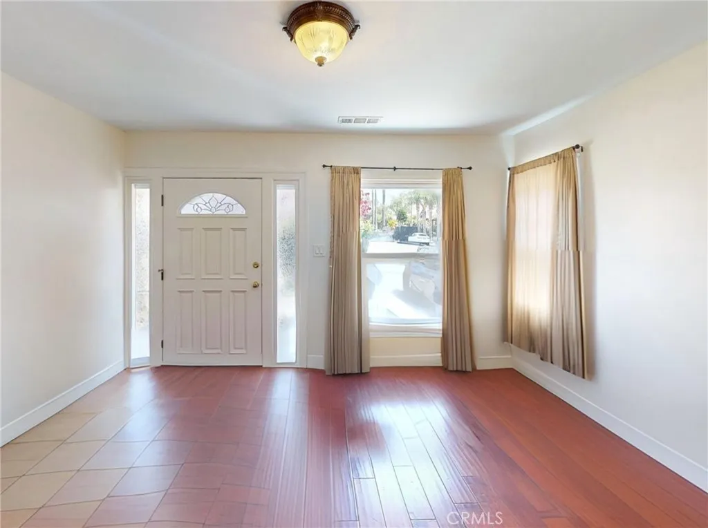 2372 W 29th, Los Angeles, California 90018 home-pic-14