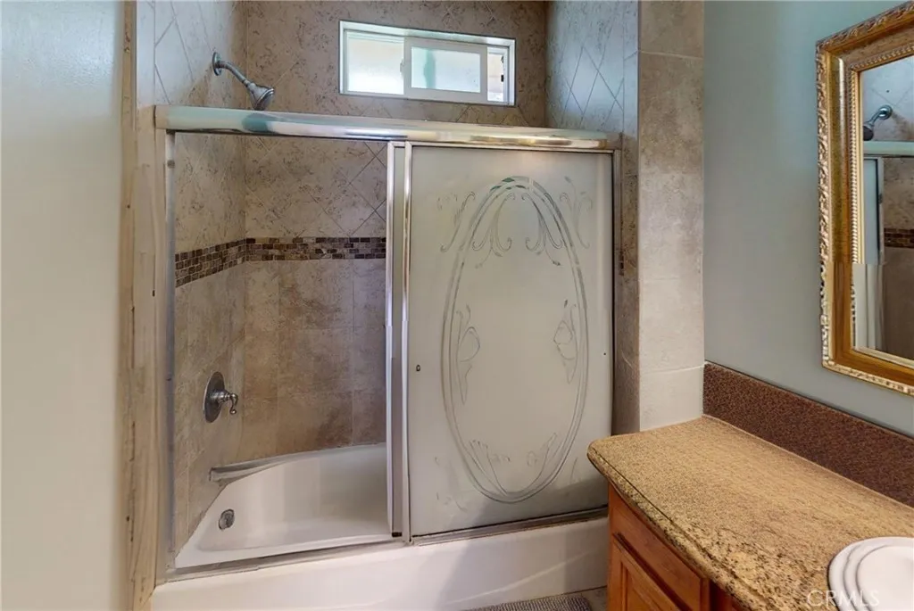 2372 W 29th, Los Angeles, California 90018 home-pic-7