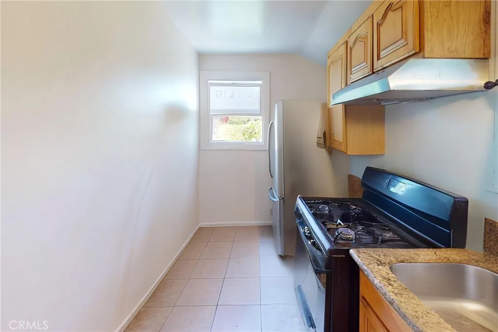 2372 W 29th, Los Angeles, California 90018 home-pic-23