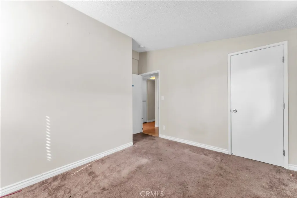 20020 Alburtis Avenue, Lakewood, California 90715 home-pic-10