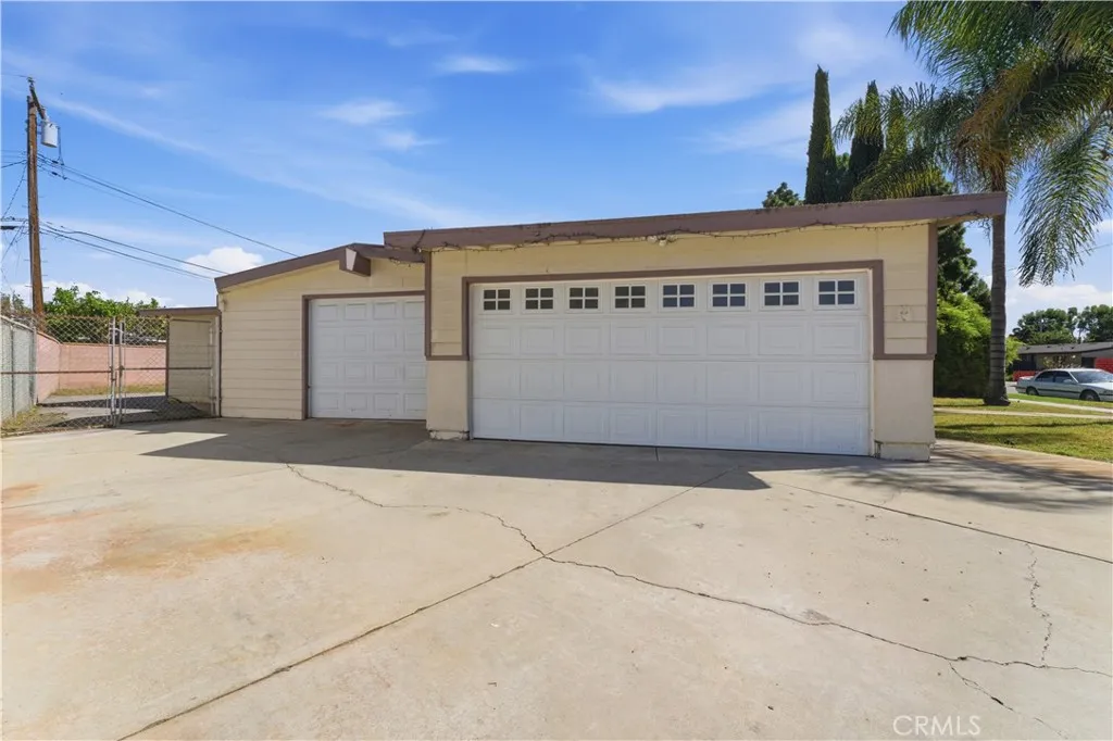 20020 Alburtis Avenue, Lakewood, California 90715 home-pic-33