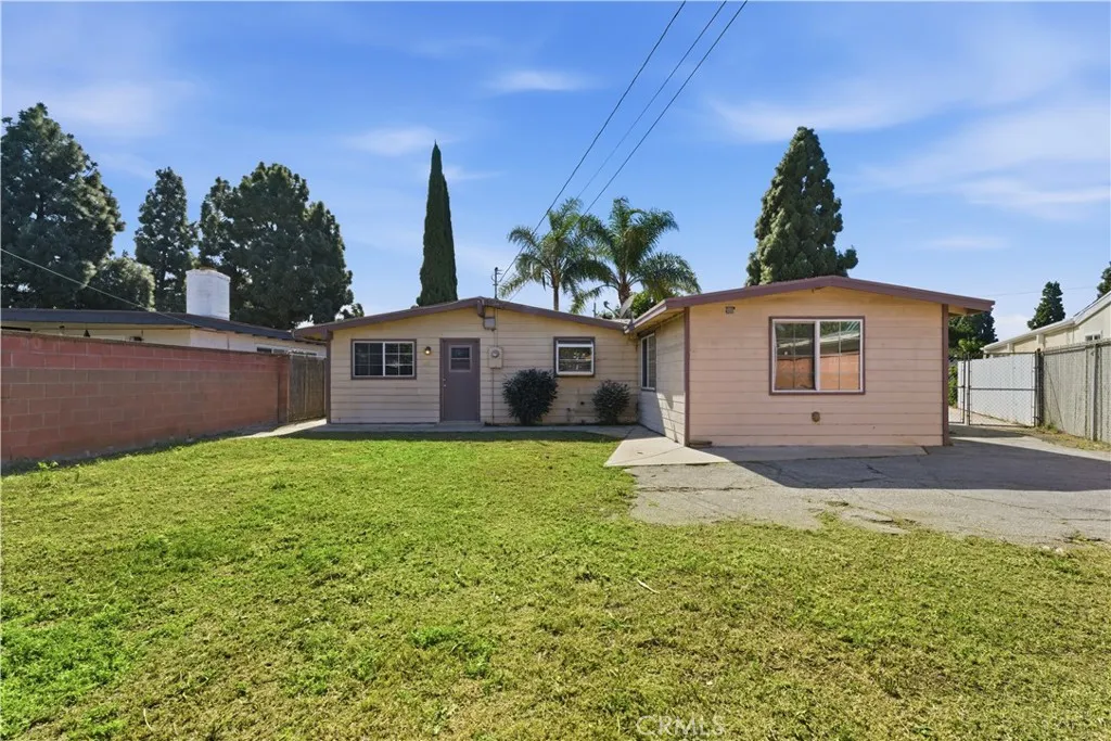 20020 Alburtis Avenue, Lakewood, California 90715 home-pic-32