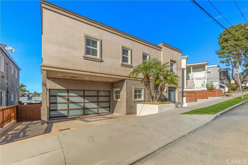 Beautifully designed Hermosa Beach Hills home set on one of the area’s most desirable streets, just minutes from the beach and coastal lifestyle.
