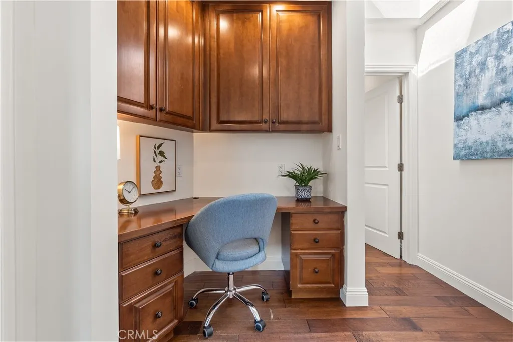 The custom build workstation for the everyone to share is versatile, convenient, and thoughtfully refined touch to the home's features.