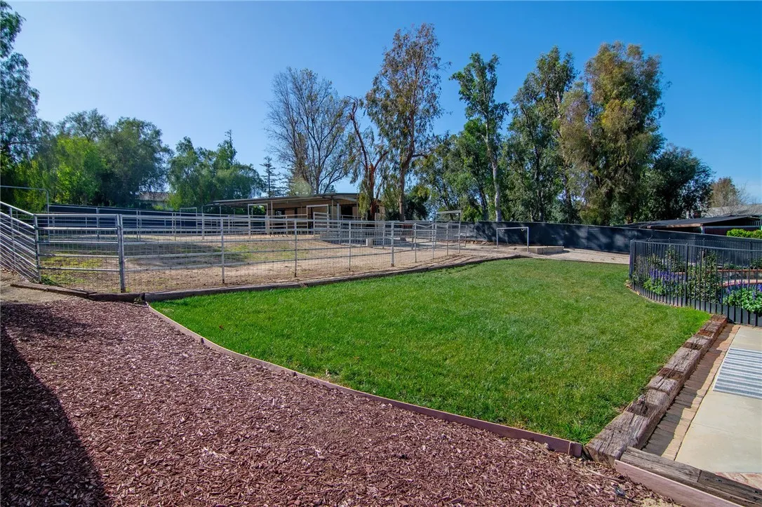 922 Carefree Drive, Simi Valley, California 93065 home-pic-38