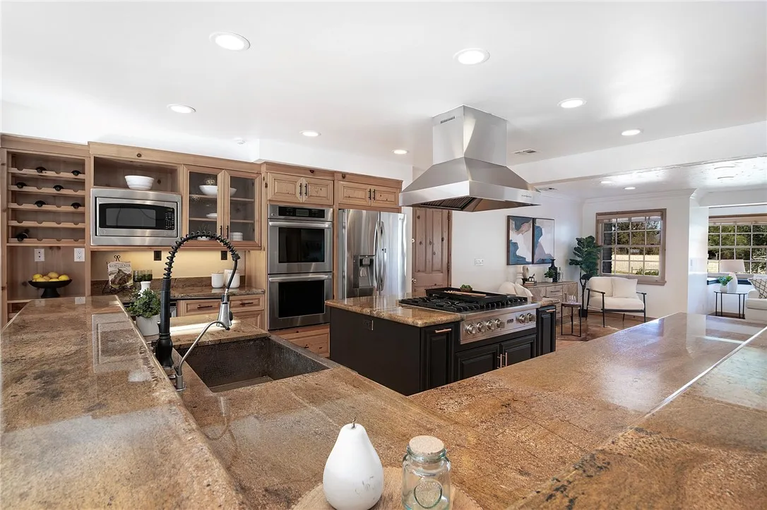 922 Carefree Drive, Simi Valley, California 93065 home-pic-13