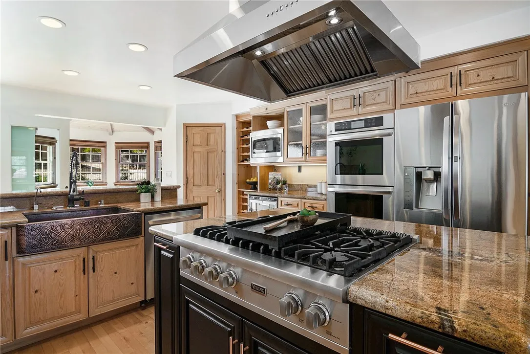 922 Carefree Drive, Simi Valley, California 93065 home-pic-16