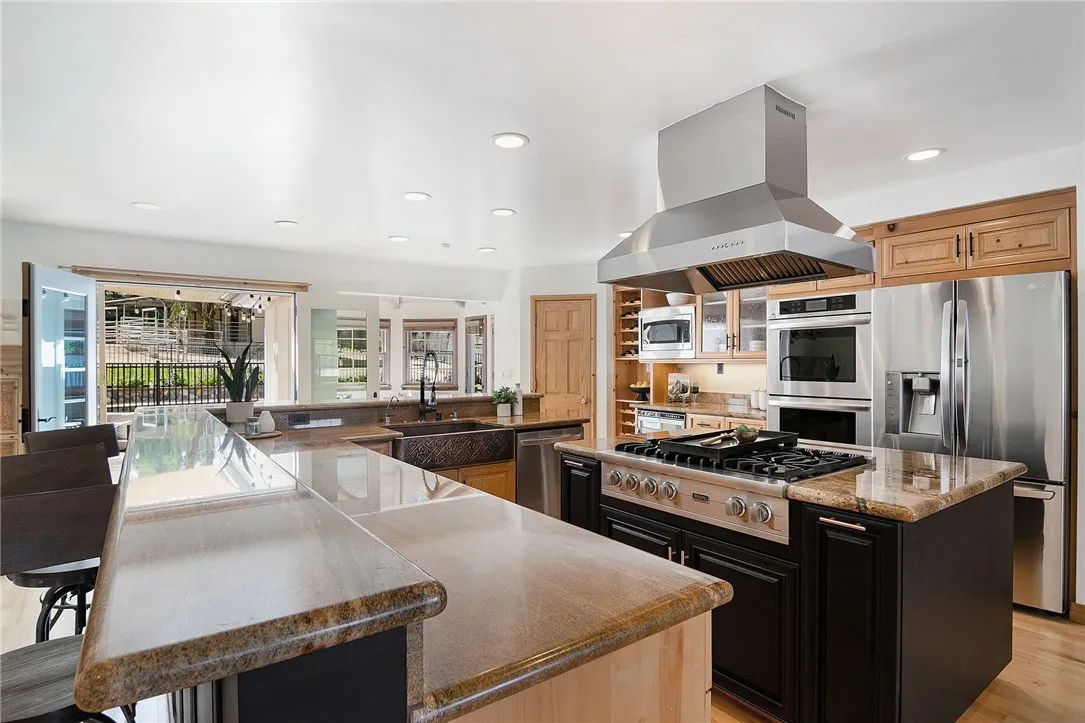 922 Carefree Drive, Simi Valley, California 93065 home-pic-15