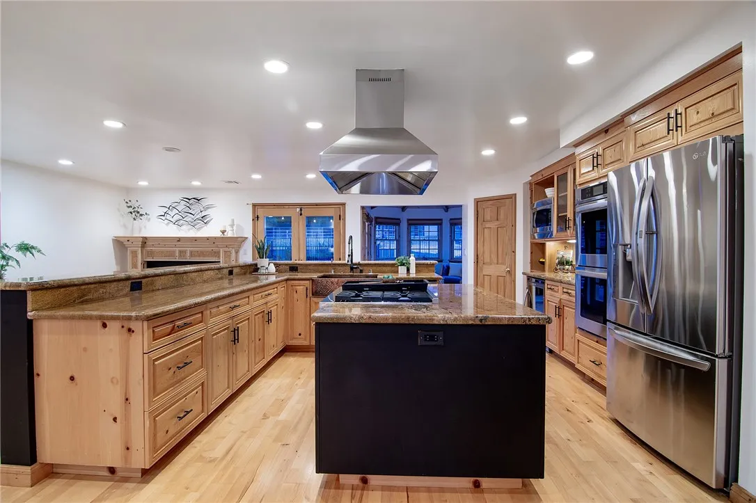 922 Carefree Drive, Simi Valley, California 93065 home-pic-12