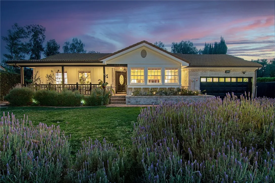 922 Carefree Drive, Simi Valley, California 93065 home-pic-1