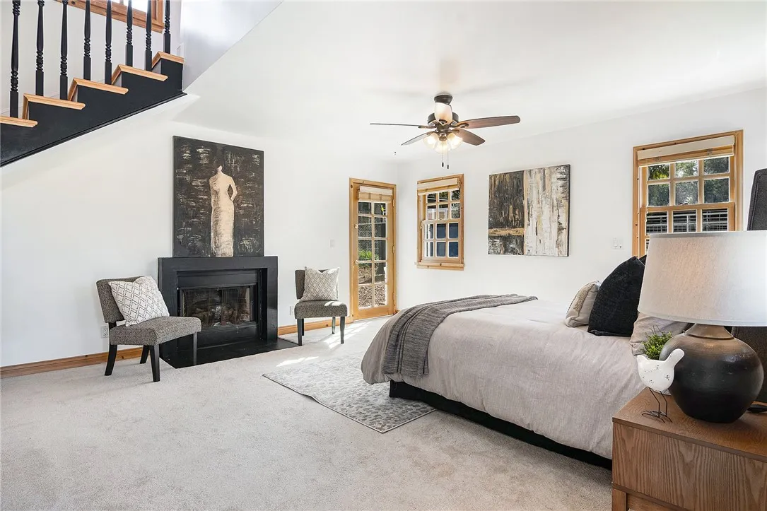 922 Carefree Drive, Simi Valley, California 93065 home-pic-17