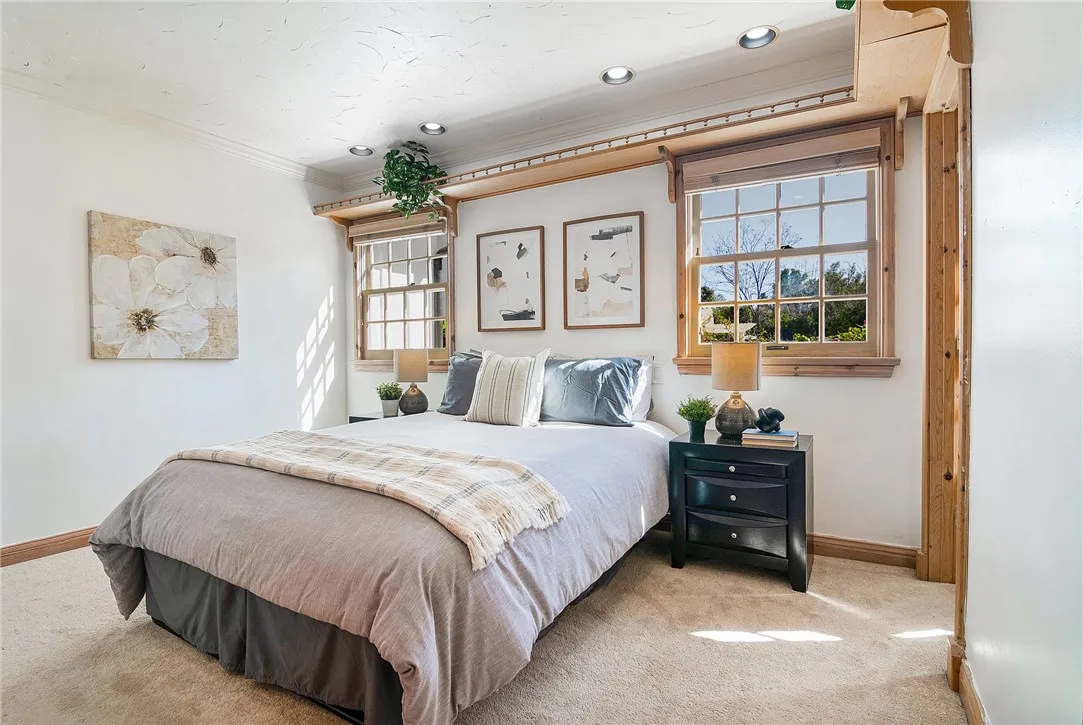 922 Carefree Drive, Simi Valley, California 93065 home-pic-26
