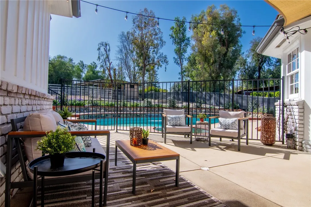922 Carefree Drive, Simi Valley, California 93065 home-pic-36