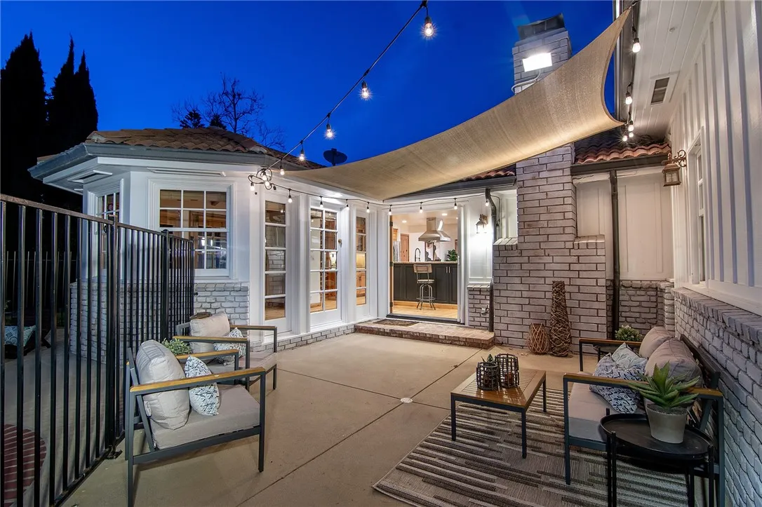 922 Carefree Drive, Simi Valley, California 93065 home-pic-37